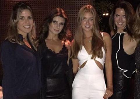  Marina Ruy Barbosa cai na balada com Paula Fernandes; fotos