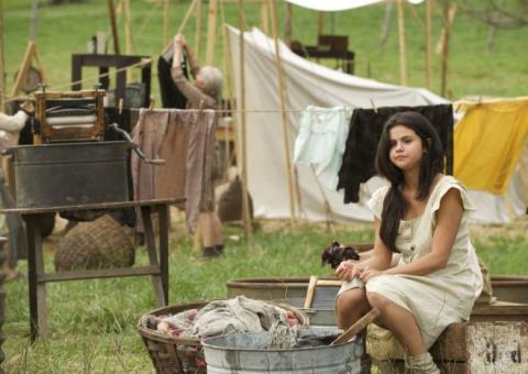 James Franco e Selena Gomez estrelam o novo trailer de Batalha Incerta