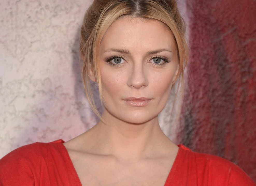 Mischa Barton revela motivo de 'surto' após ser internada às pressas