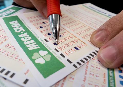 Ninguém acerta Mega-Sena e prêmio acumula em R$ 9 milhões