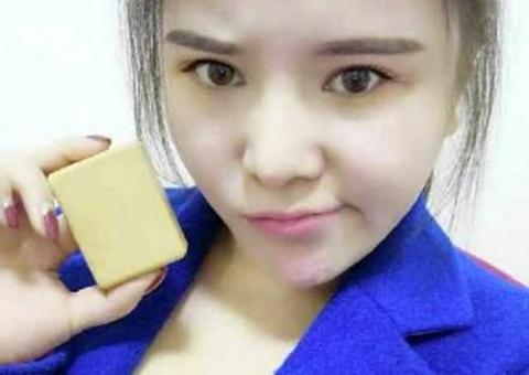 Mulher presenteia ex com sabonete feito de sua própria gordura