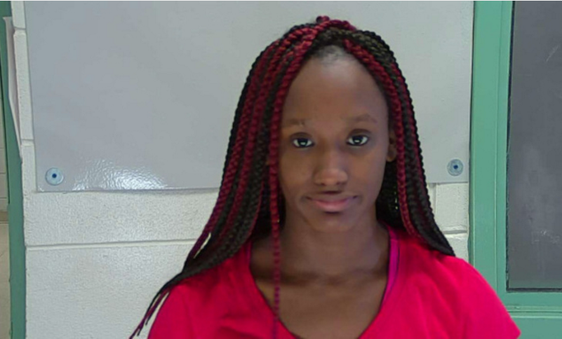 Funcionária de fast food é demitida após usar ingrediente 'bizarro' nos lanches