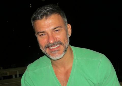 Jovem gay desiste de suicídio após ler carta de Leonardo Vieira