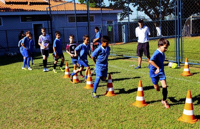Escolinha de Futebol do Nacional reinicia suas atividades com muitas novidades