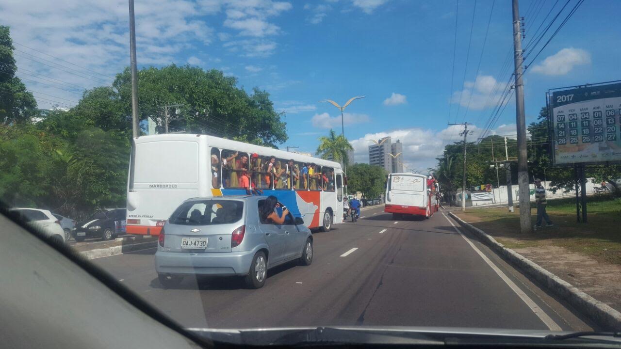 Detran-AM intensifica operação Lei Seca e apreende dez ônibus irregulares