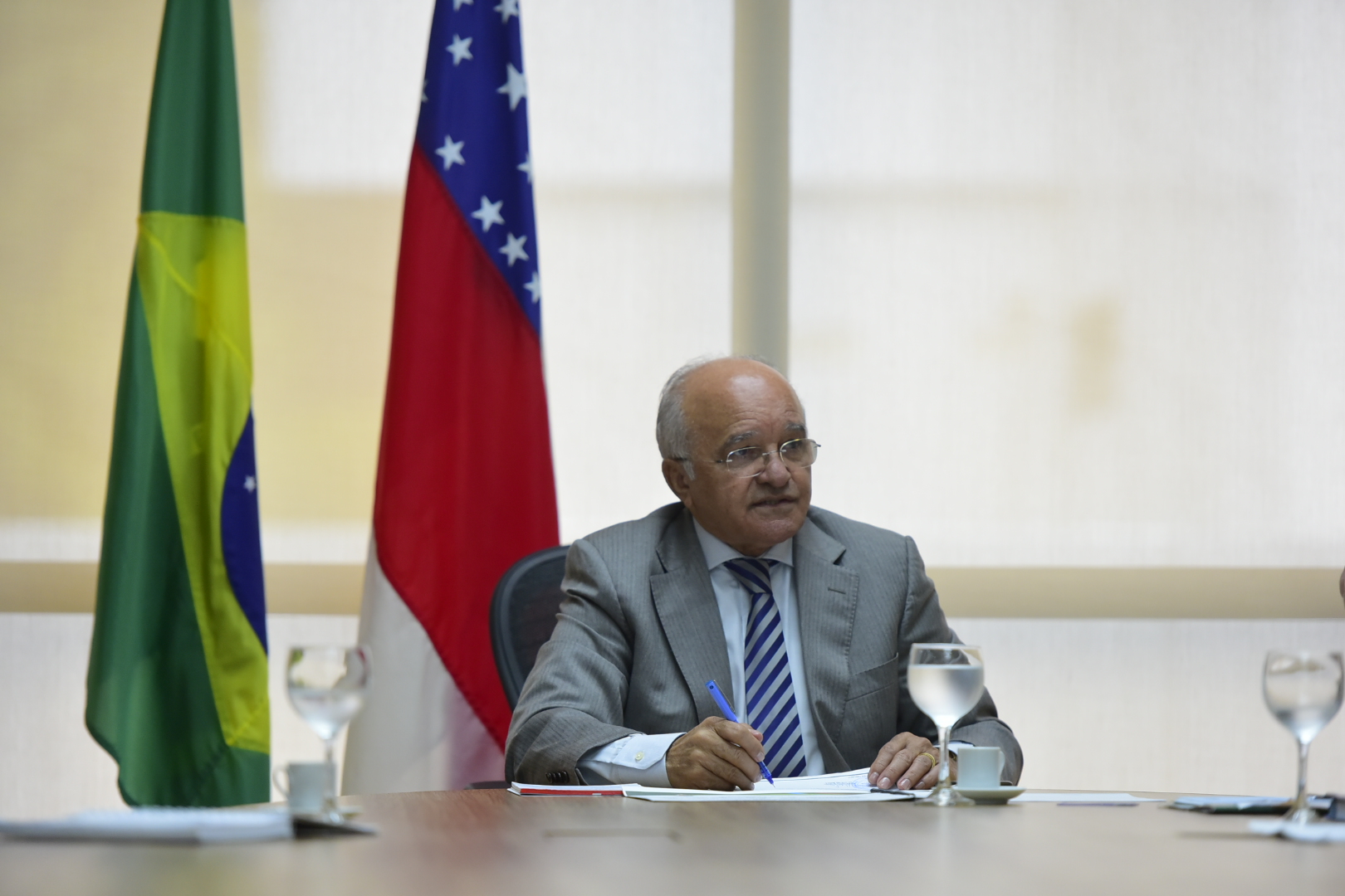 Governador José Melo se pronuncia sobre a retirada de subsídios das empresas de ônibus