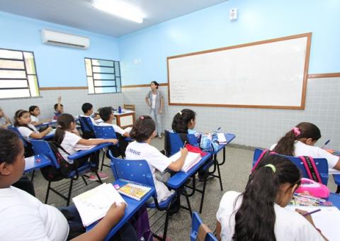 Seduc convoca mais de mil candidatos aprovados no concurso de 2014