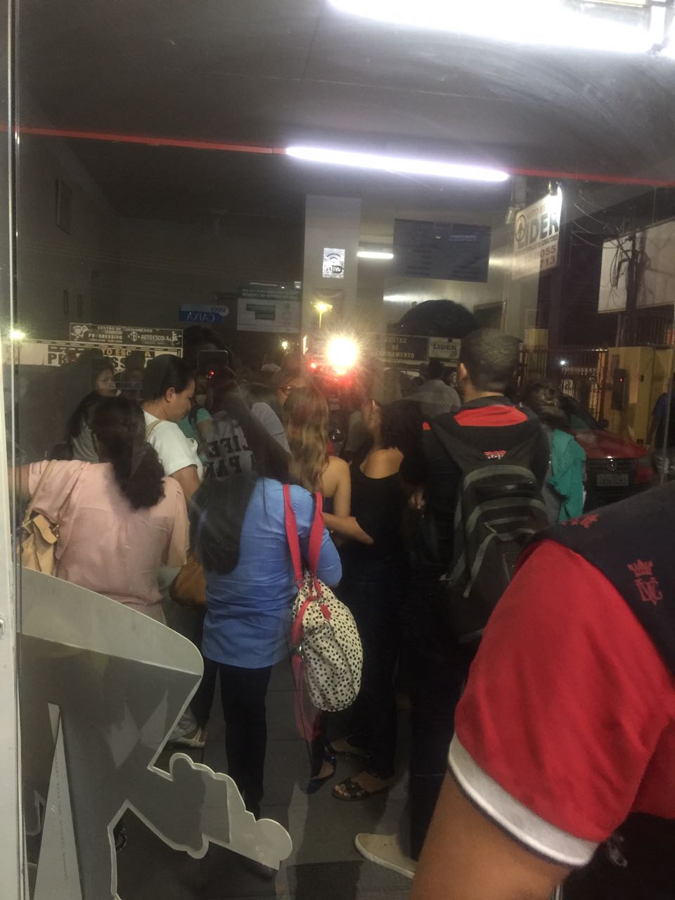 Alunos são surpreendidos com arrastão em autoescola de Manaus