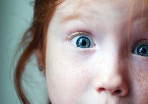 Use sua câmera para ver se a criança tem sinais de câncer no olho