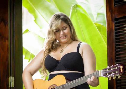 Marília Mendonça vira garota propaganda de linha plus size de lingerie 'Me senti um mulherão'
