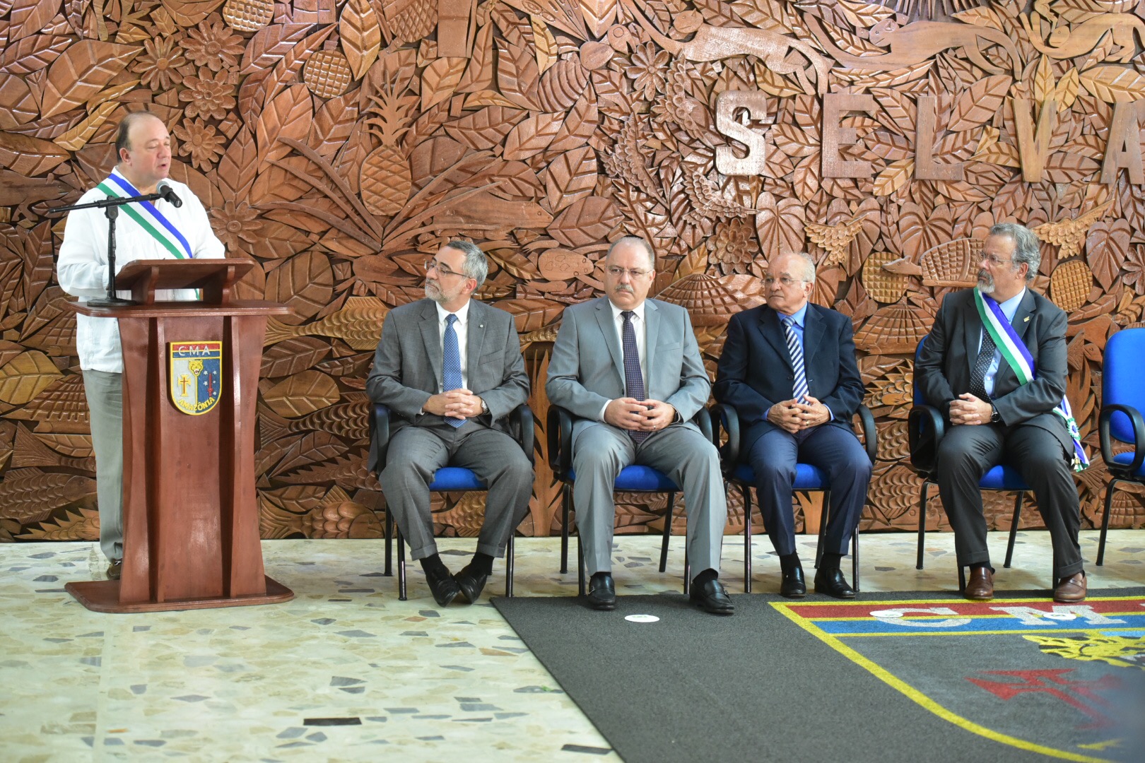 Ministros da Defesa do Brasil e da Colômbia debatem entrada de droga pelo Amazonas 