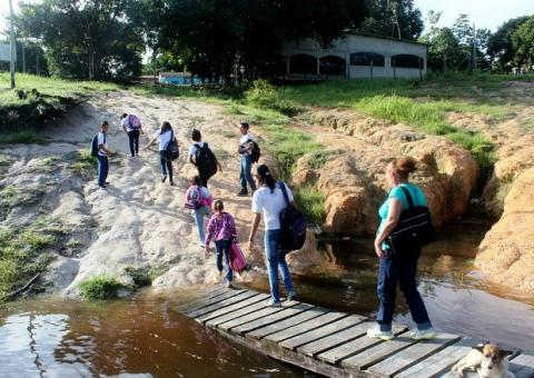 Escolas da zona Rural de Manaus recebem novas lanchas escolares