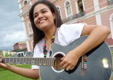 Shows gratuitos de artistas locais movimentam shopping em Manaus