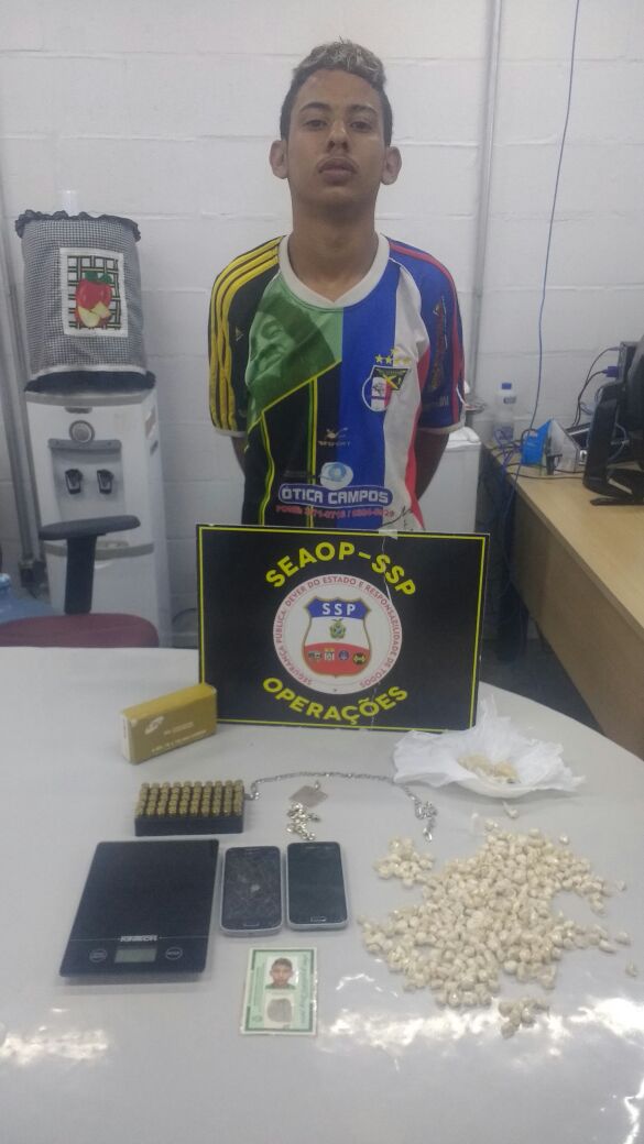 Homem é preso com drogas e munições em Manaus