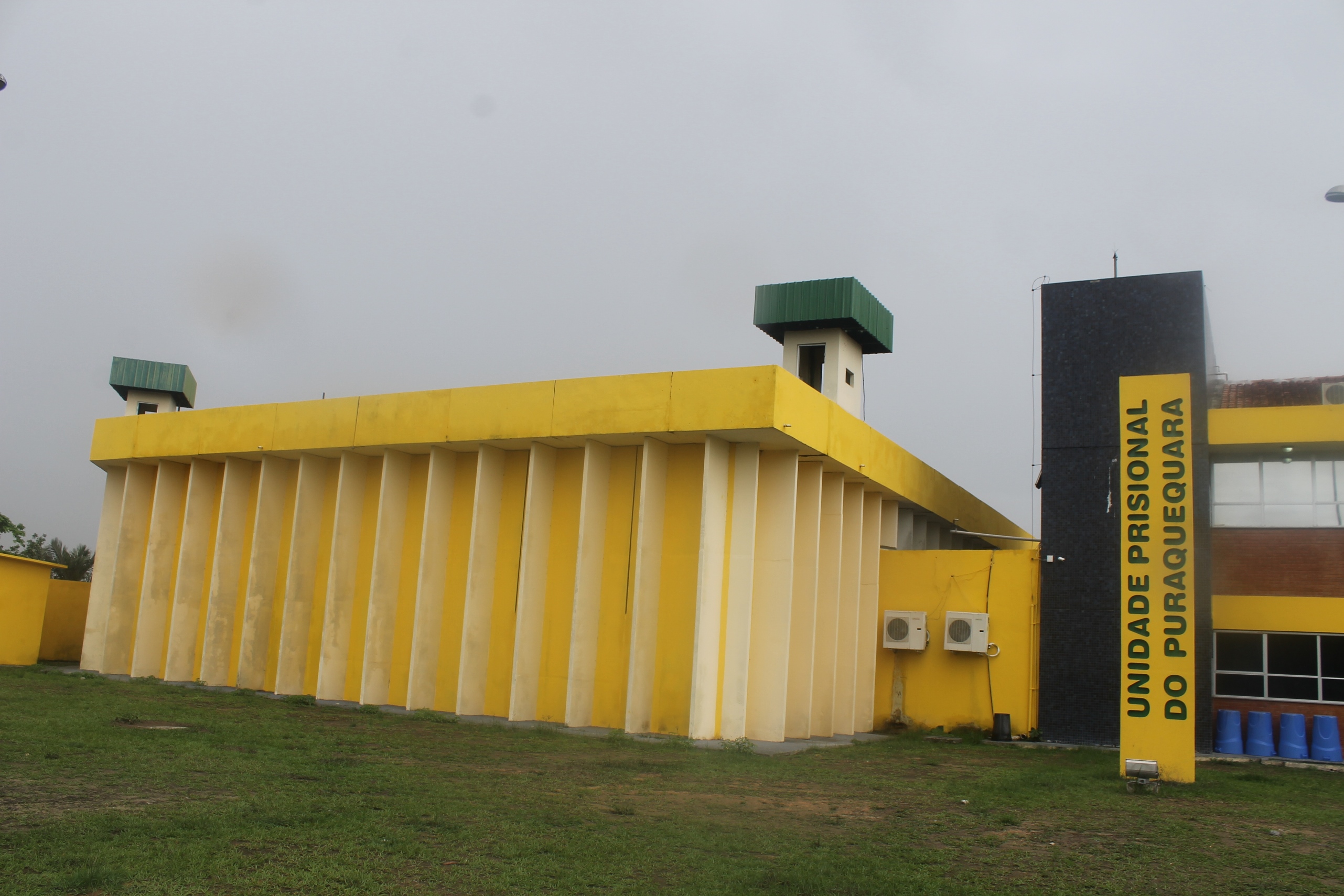 Adolescente é apreendida ao tentar visitar preso com identidade falsa em Manaus