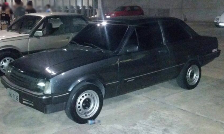 Revendedora de cosméticos tem carro roubado em Manaus