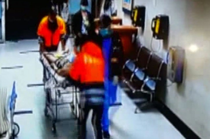 Jovem morre misteriosamente durante sexo com namorada