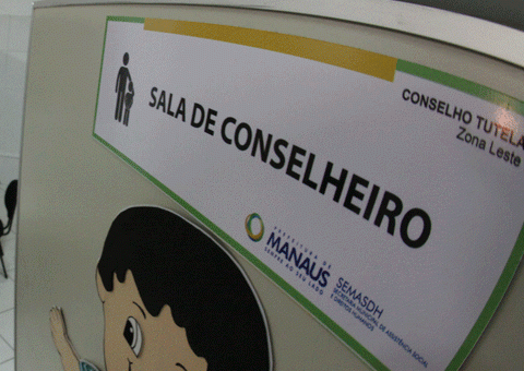  Mãe sai para festa e deixa os filhos trancados durante três dias em Manaus 