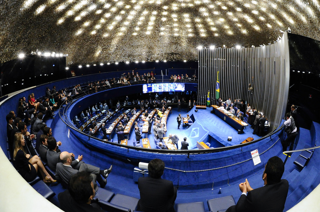 Senadores querem fim do sigilo de delações