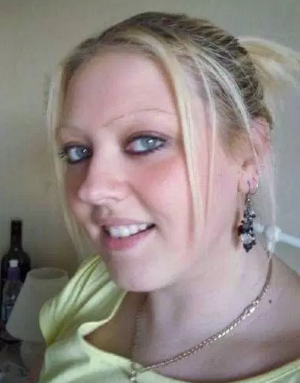 Após descobrir traição, jovem se vinga fazendo sexo com o pai do namorado