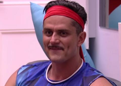  BBB17: ‘E se der mole eu pego mesmo’, dispara Marcos sobre as líderes Mayara e Vivian
