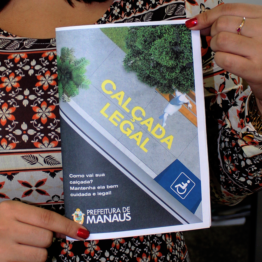 Cartilha “Calçada Legal” informa população sobre como cuidar bem do passeio público