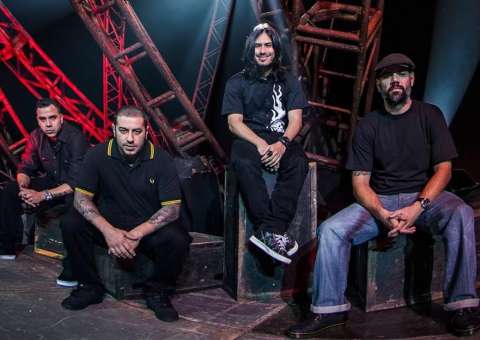 Sexta-feira é dia de Especial CPM22 no Porão