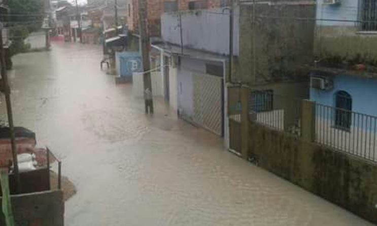 13 ocorrências de chuva são registradas pela Defesa Civil em Manaus