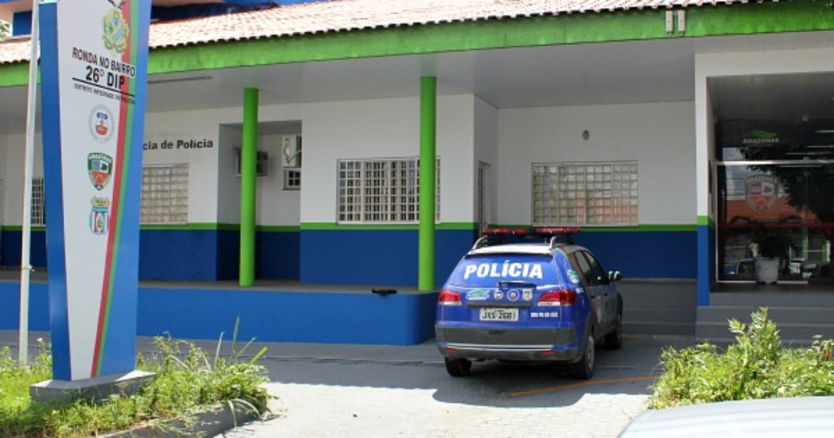 Servidora da Polícia Civil é assaltada em frente à delegacia em Manaus