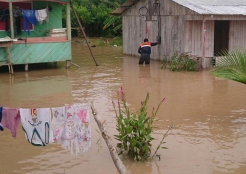Mais de 2 mil famílias já foram afetadas pela cheia no Amazonas