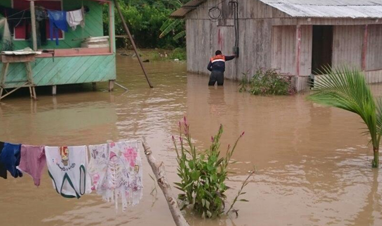 Mais de 2 mil famílias já foram afetadas pela cheia no Amazonas