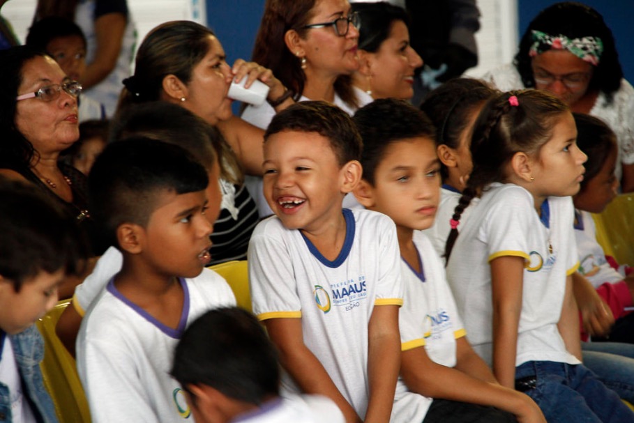 Mais de 240 mil alunos se matriculam na rede municipal