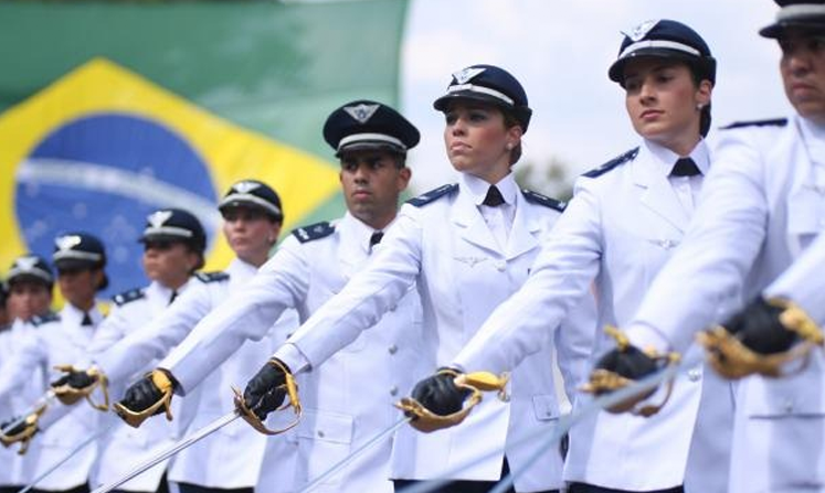 Aeronáutica abre vagas para ensino superior com salários de até R$ 7,3 mil 