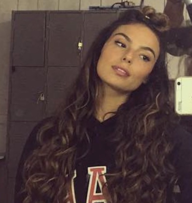 Ísis Valverde mostra vista espetacular de janela de barco em Manaus: 'indo trabalhar!'