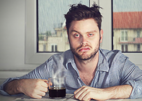 Homem cria bebida alcoólica que não dá ressaca