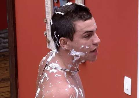 BBB 17: Manoel acusa Marcos de agressão e ameaça: 'eu te moía na porrada, ia ficar no chão!'