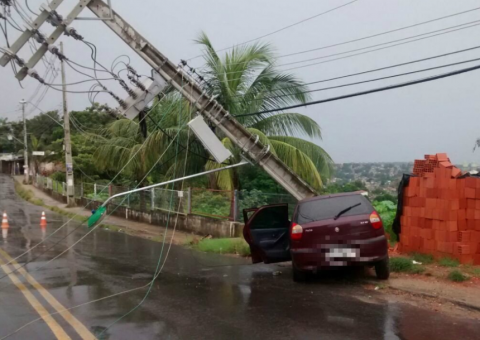 Manhã chuvosa é marcada por diversos acidentes em Manaus