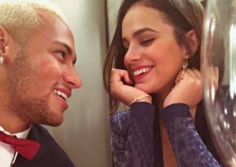 Emocionada, Marquezine homenageia Neymar: 'te amo muito, meu melhor amigo, amor mais lindo'