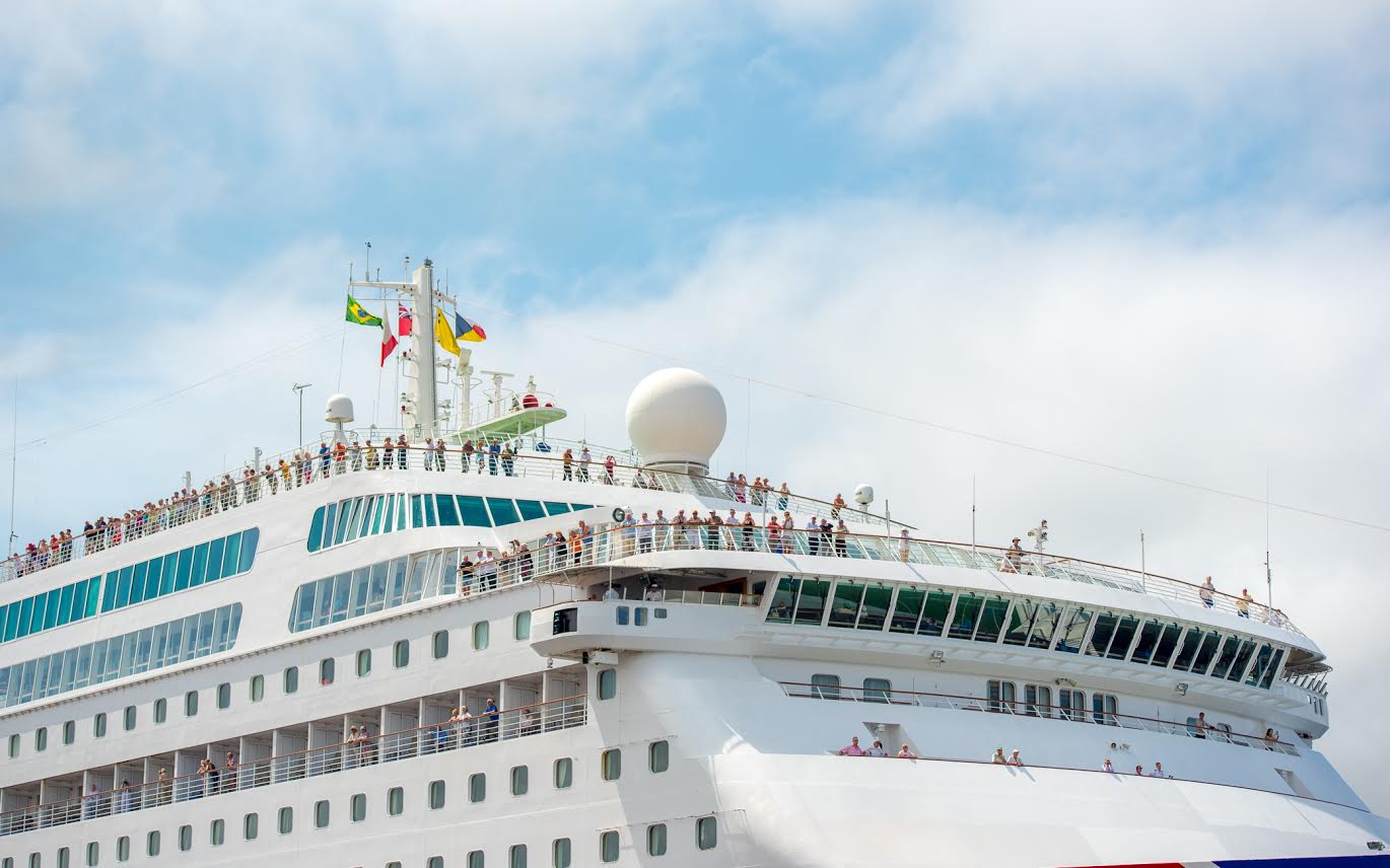 Mais de 2,4 mil turistas chegam a Manaus nesta segunda-feira 