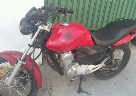 Em Manaus, moto usada para entrega de churrasco é furtada e dona oferece recompensa para recuperá-la