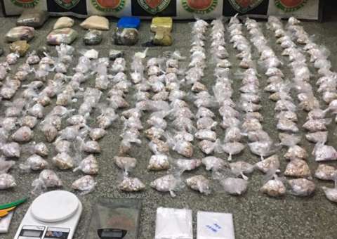 Mulher é presa com mais de 7 mil porções de drogas em Manaus