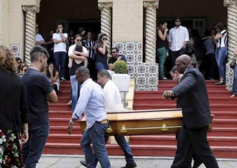 Famílias de jornalistas decidem  processar Chapecoense 