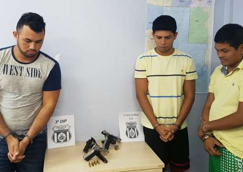 Homens são presos com armas de fogo de uso restrito em Manaus