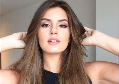 Camila Queiroz muda visual e doa cabelão para pacientes com câncer