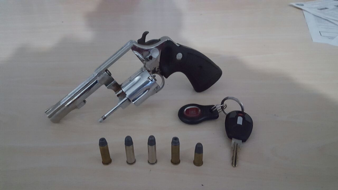 Dupla é presa acusada de praticar assaltos na Zona Norte de Manaus