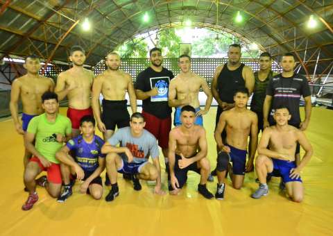 Argentinos desembarcam em Manaus para treinar com equipe amazonense de Luta Olímpica  