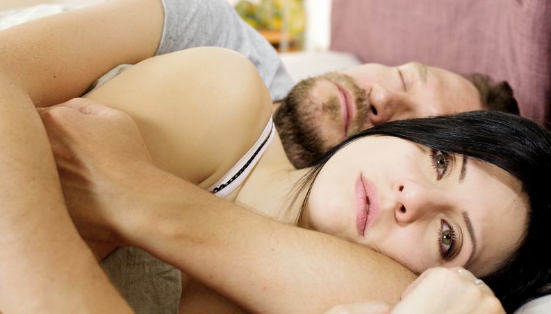Saiba por que algumas mulheres se sentem tristes após o sexo e até choram