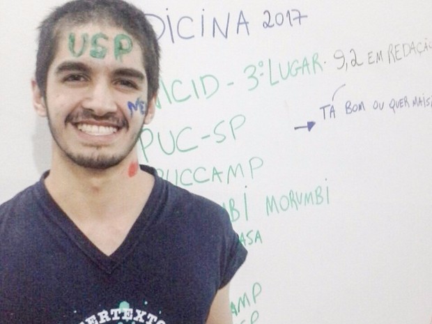Aluno 'dá um tempo' nas redes sociais e passa em nove universidades de medicina
