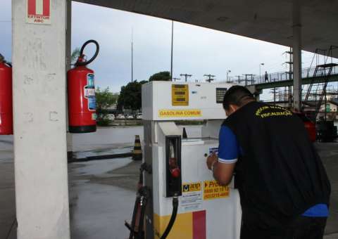  Em Manaus, posto de combustível é multado durante fiscalização 