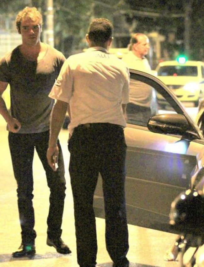 Enquanto o pai permanece preso, Thor Batista ostenta em restaurante de luxo 